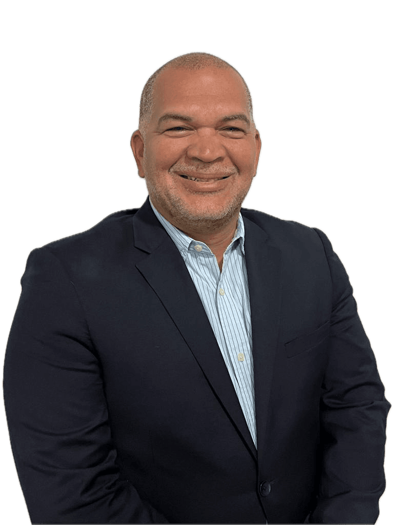 Lázaro Ortega sonriendo